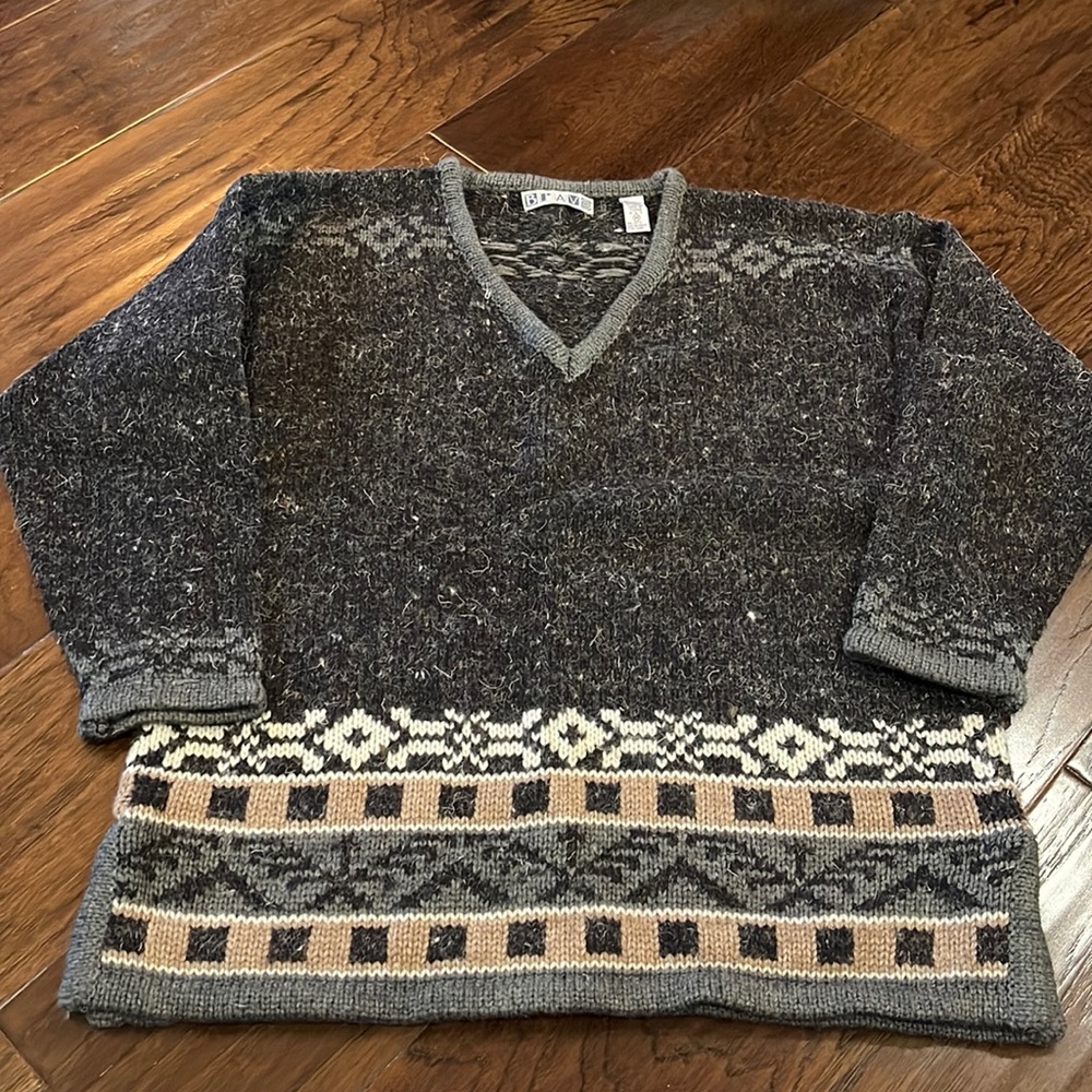 Vintage Bravo v neck sweater size medium